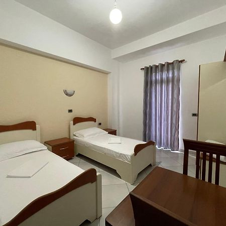 Hotel Latifi Gramsh 外观 照片