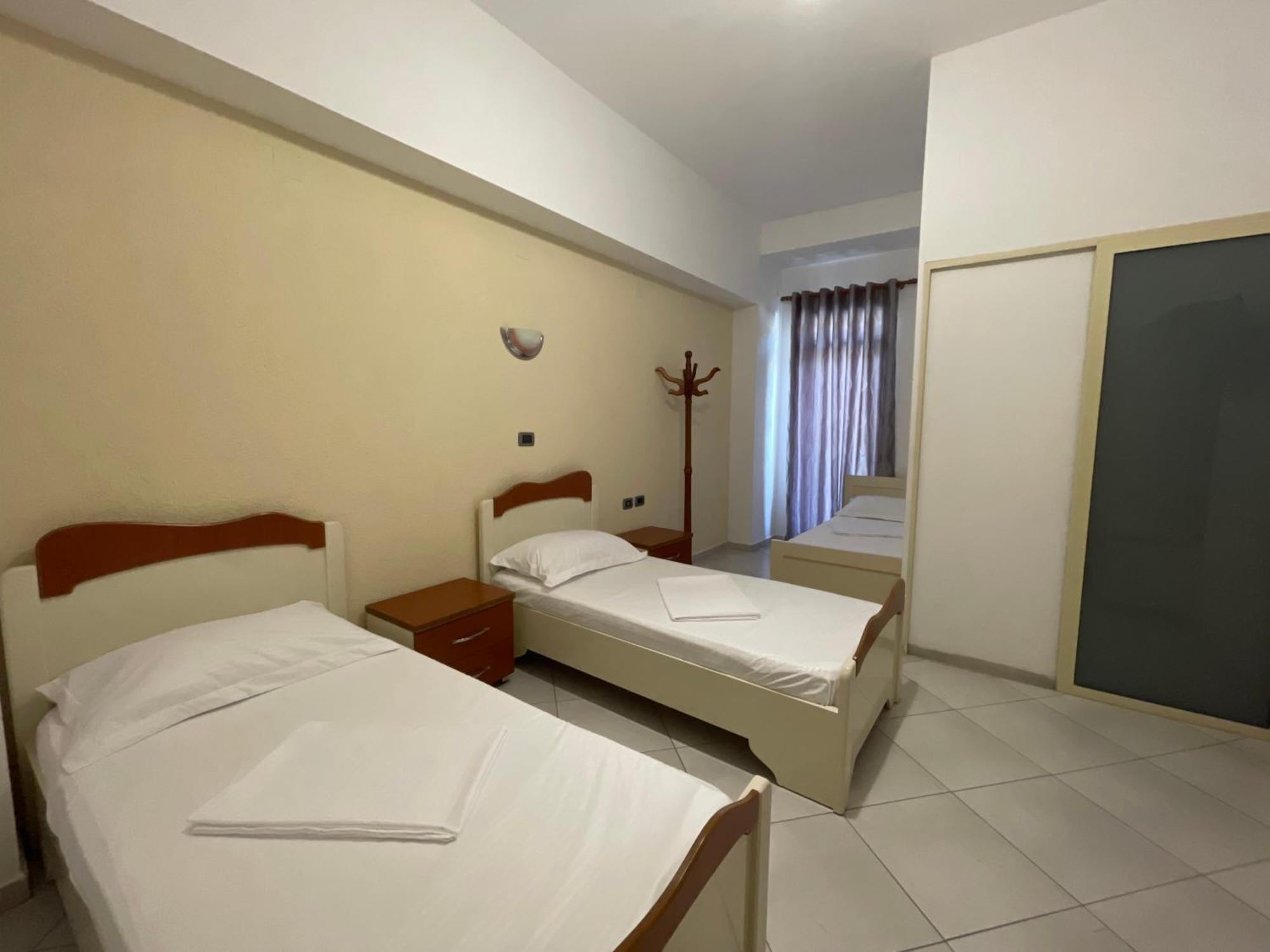 Hotel Latifi Gramsh 外观 照片
