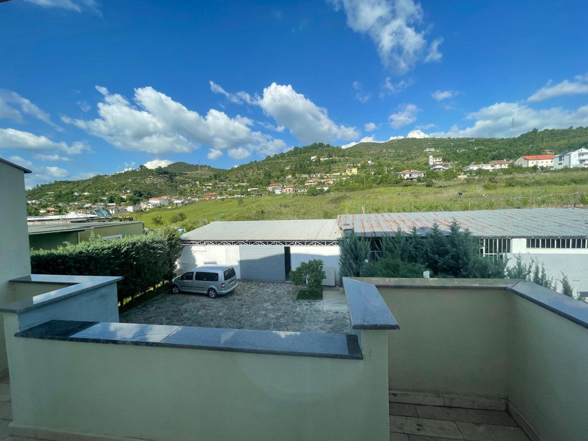 Hotel Latifi Gramsh 外观 照片