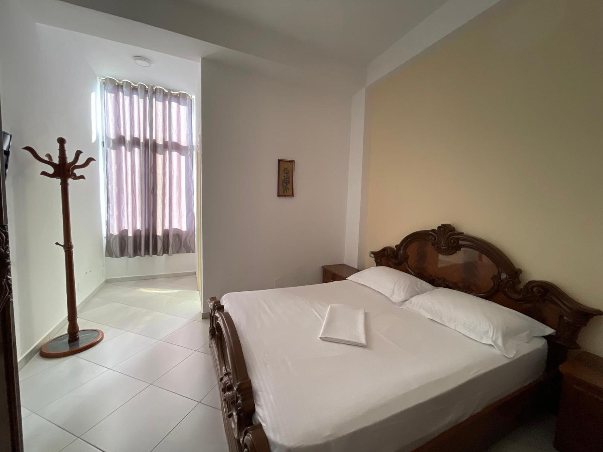Hotel Latifi Gramsh 外观 照片