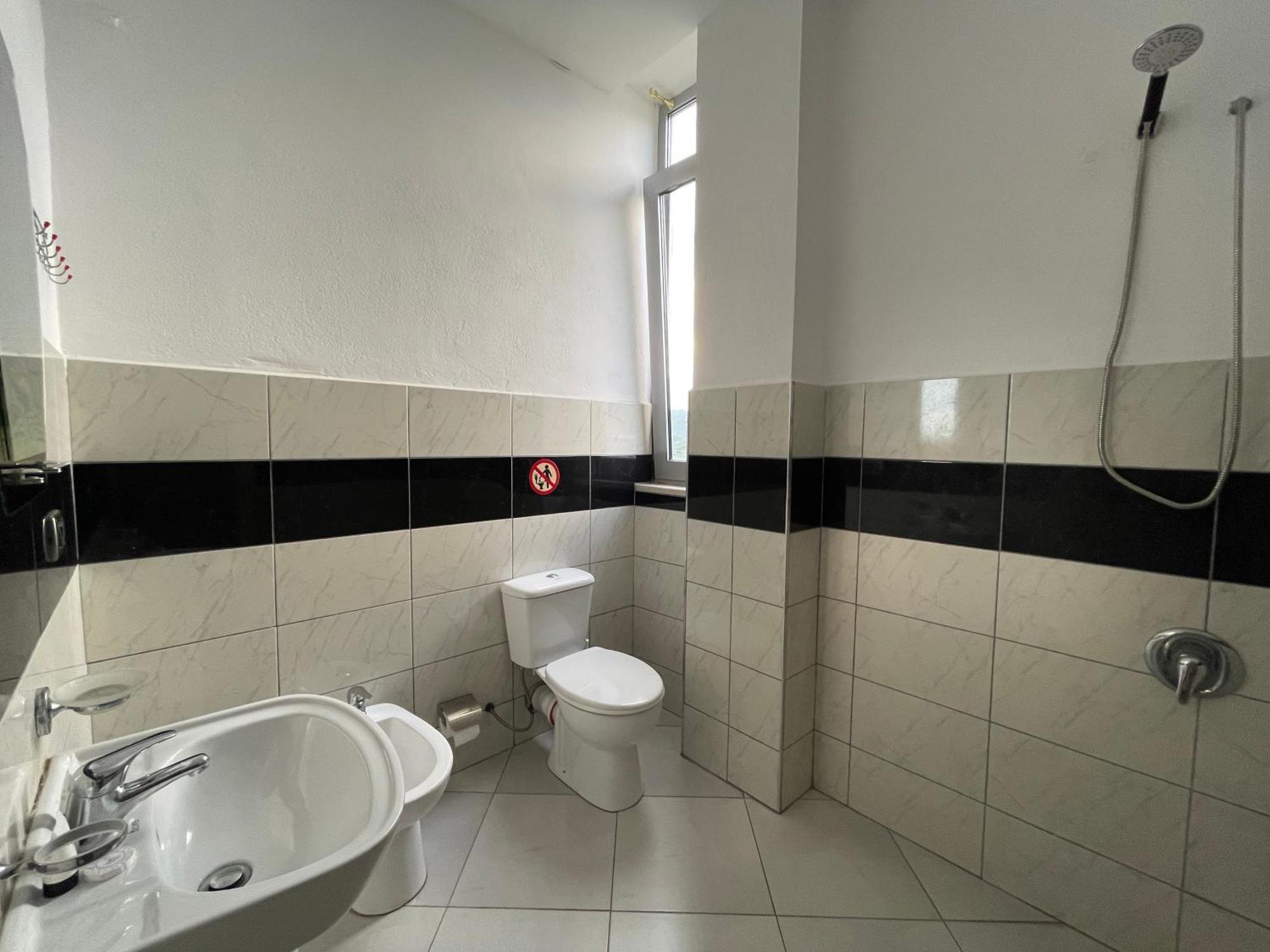 Hotel Latifi Gramsh 外观 照片