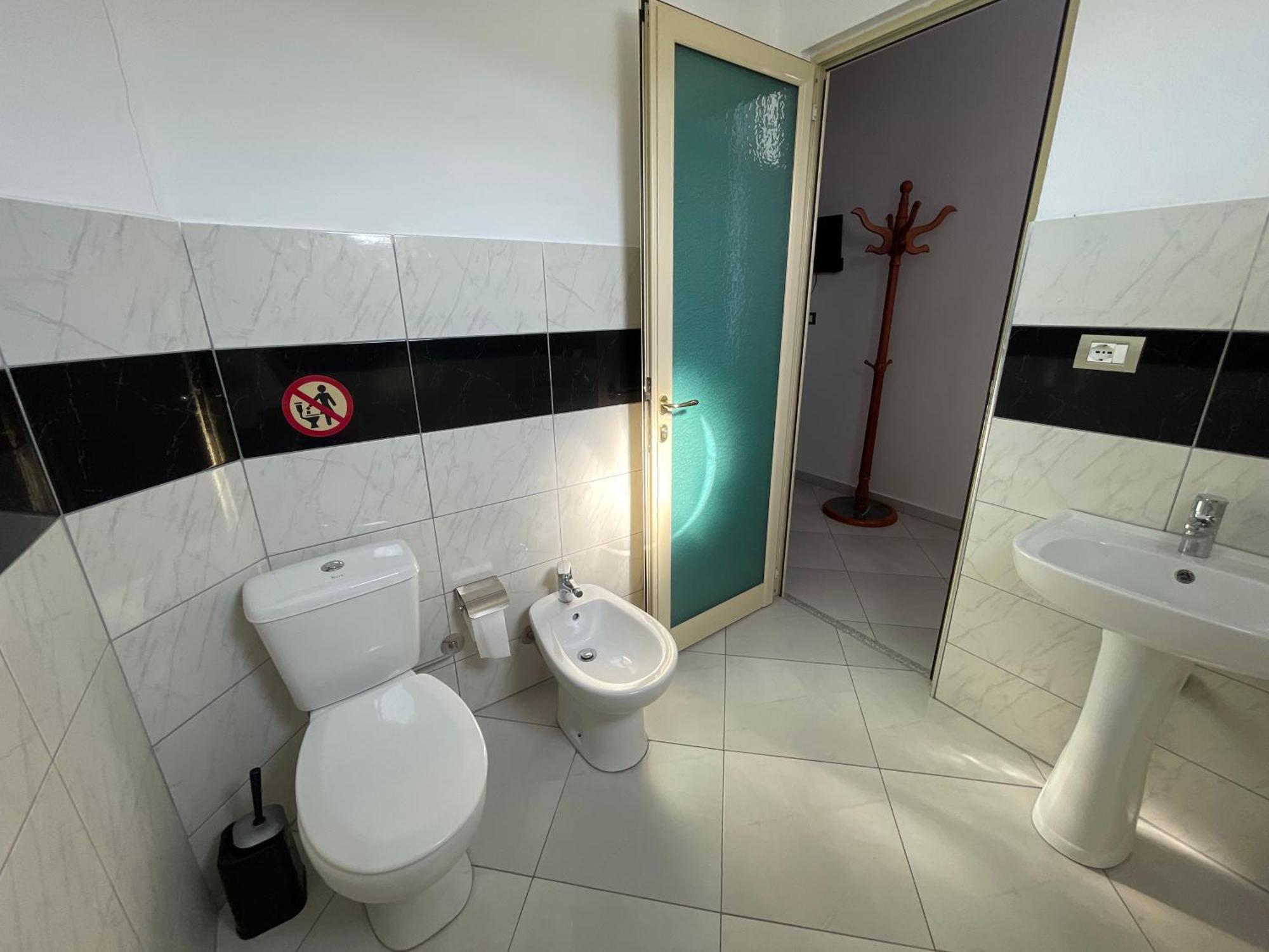 Hotel Latifi Gramsh 外观 照片