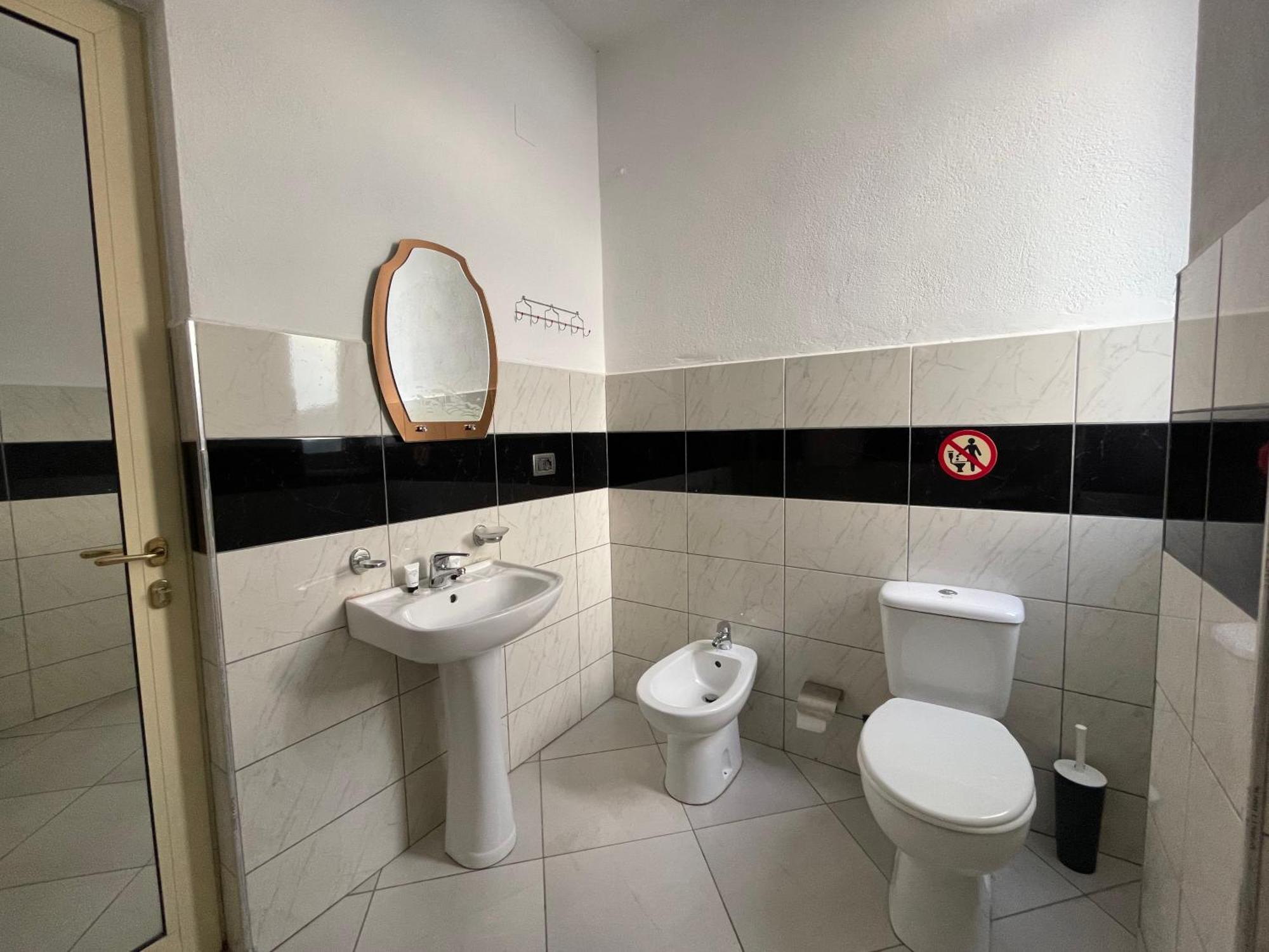 Hotel Latifi Gramsh 外观 照片