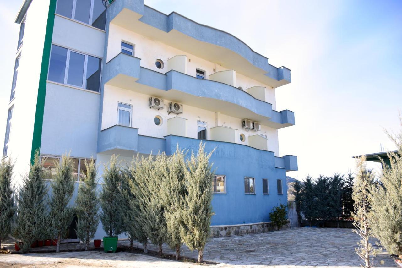 Hotel Latifi Gramsh 外观 照片